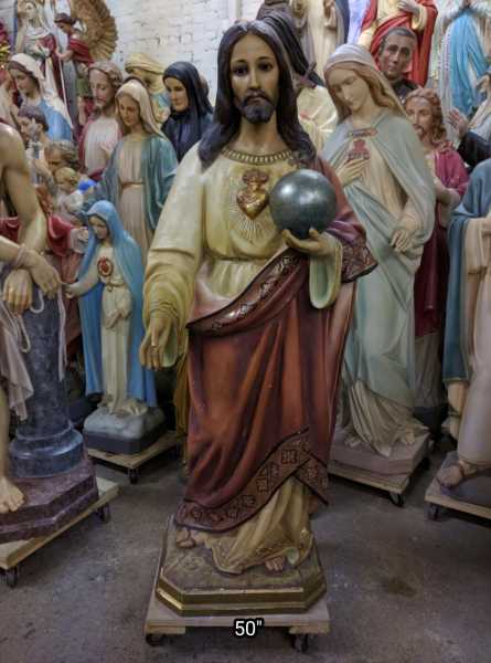 An-Incredible-Statue-Christ-the-King-Sacred-Heart